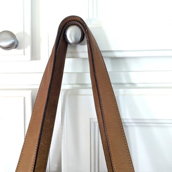 Flawed-Vintage Coach Hampton Leather Bag - Picture 5 of 14